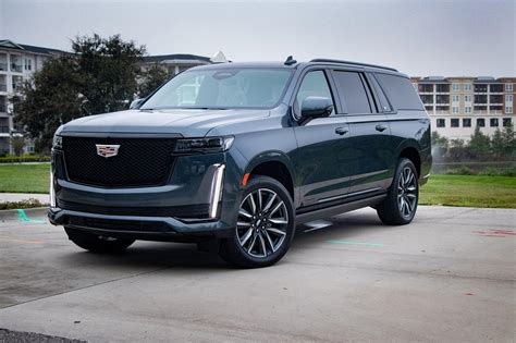 Why The 2021 Cadillac Escalade Is The Ultimate Fullsize Suv Carbuzz