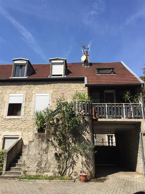 Consultez nos 30 appartements à acheter autour de besancon dans le doubs (25) avec century 21 n°1 des bienvenue chez century 21 avenir immobilier, agence immobilière besancon 25000. Vente Appartement T4 Besançon 82 m carré - 153 000€ | SITIGEO