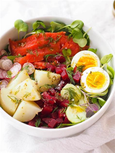 Whip up the creamy mexican dressing. Nordic Salad with Smoked Salmon and Lemon-Dill Dressing
