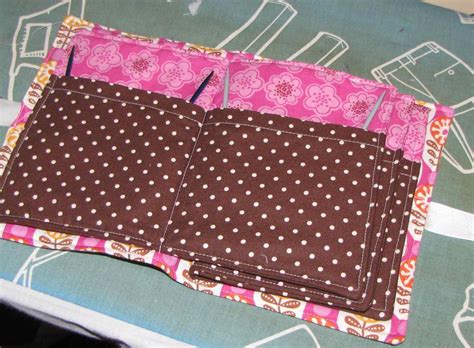 This pattern is available for free. knitting needle holder pattern free | Apple Dumpling Gear ...