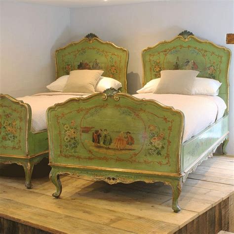 Matching Pair Of Venetian Painted Antique Beds Wp30 At 1stdibs