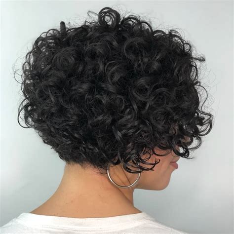 An easy way to switch up the curly bob haircut or any haircut is to make it asymmetrical. 35 Cute Short Bob Haircuts Everyone Will Be Obsessed With ...