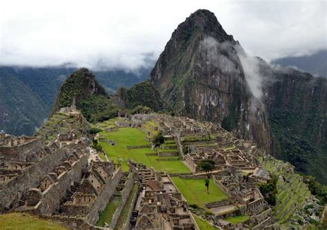 Its geography varies from the arid plains of the pacific coast to the peaks of the andes mountains and the tropical forests of the amazon basin. Best of Peru Tour: Machu Picchu, Lima, Cusco, Sacred ...