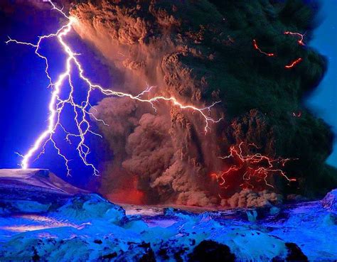 Aruption And Lightning Volcano Lightning Volcano Photos