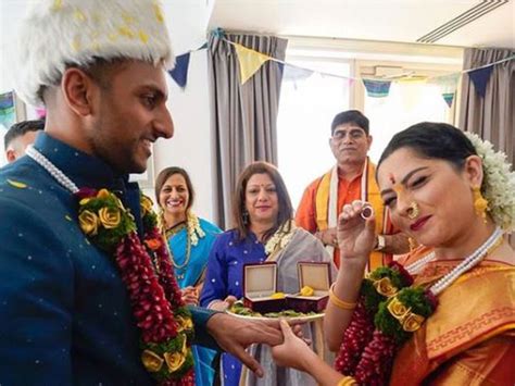 Top Marathi Actress Sonalee Kulkarni Gets Married In Dubai Bollywood