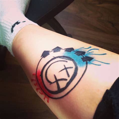 Blink Smiley Tattoo Blink Art Tattoo Fanart Blink Tattoo Fish Tattoos Cool