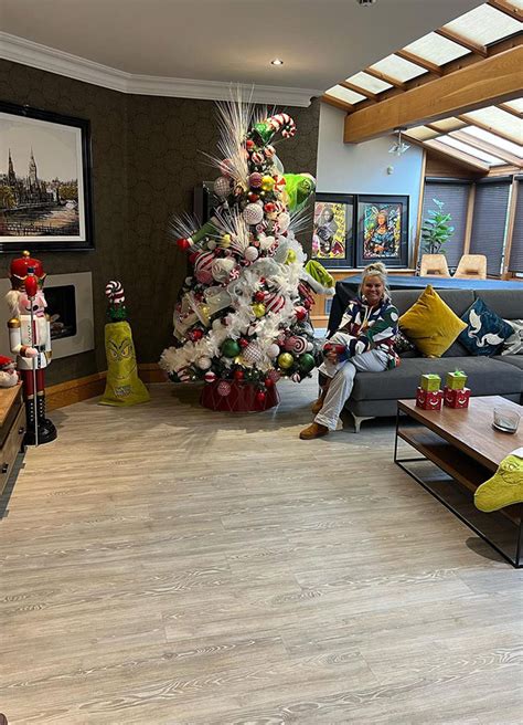 Kerry Katona Blasted Over Excessive Christmas Decorations