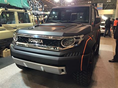 The only update is that the heritage edition can now be optioned with a third row of seats. Toyota Land Cruiser XJ700 concept vehicle for Japanese market | Coches de policía, Fuera de la ...