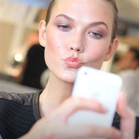 How To Take A Selfie Like A Supermodel How To Look Better Selfie