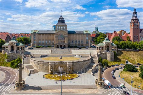 Wały chrobrego w szczecinie na co powinniśmy zwrócić uwagę spacerując po wałach chrobrego muzeum narodowe w szczecinie Wały Chrobrego w Szczecinie