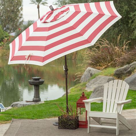7.5-Ft Patio Umbrella in Red and White Stripe Outdoor Fabric and Metal
