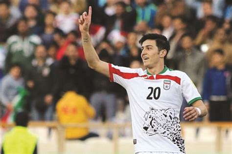 Kariyer sayfasında sardar azmoun isimli futbolcunun sezon bazında takımının yer almış olduğu turnuvalardaki maç, gol, asist, sarı kart, kırmızı kart, oyuna girme, oyundan alınma, ilk onbirde. Iran's Azmoun: 2022 WC will feel like home event