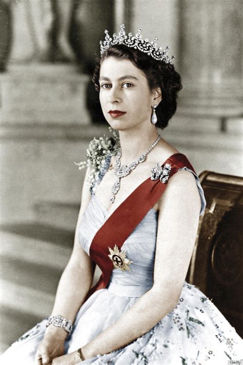 Entre los primeros que recibirá la vacuna, pero sin privilegios. La rivalidad entre la reina Isabel II y Jackie Kennedy ...