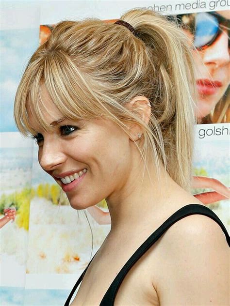 Love This Wispy Bangs And Blonde Highlights