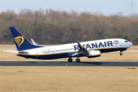 Pictures are taken on different airports with a dslr canon camera. Ryanair | Pictures of airplanes | A380 plane spotter