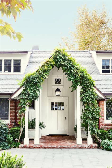 Your exterior house colors should make you feel welcome and happy. 12 of the Best Paint Colors To Go With Red Brick | Laurel Home