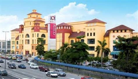 Surrounded by lush greenery and shaded walking paths, the shopping centre. IOI Mall, Puchong - Ingress Motors