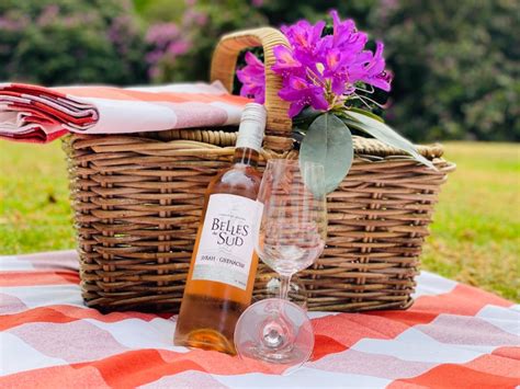 Ein picknick ist eine im freien eingenommene mahlzeit. Picknicken op Landgoed Rhederoord - Landgoed Rhederoord