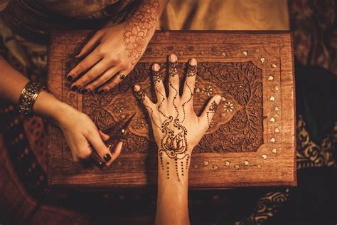 15 Mehendi Party Ideas For A Joyful Mehndi Night Oyo Hotels Travel Blog