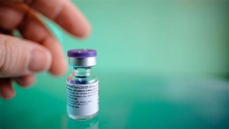 En un análisis de la vacuna realizado con expertos, la revista del instituto de tecnología de massachusetts, explica que pfizer seguramente no ha publicado el 100% de los. La vacuna de Pfizer ya está en camino: así serán los ...