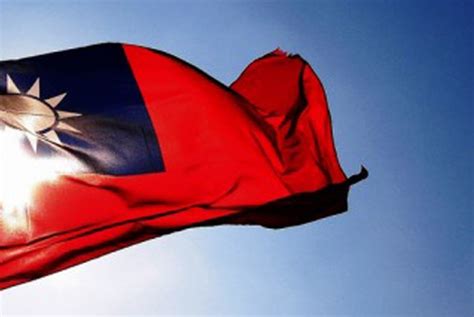 Bendera yang digunakan taiwan adalah bendera tiongkok pada zaman pemerintahan republik kuomintang. Biaya Urus Visa ke Taiwan Naik | Republika Online