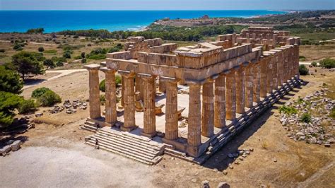 Il Trionfo Dellomaggio A Lucio Dalla Al Teatro Greco Di Tindari