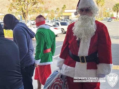 Getem Santa Undercover Cops Dressed As Santa Elf Capture Car