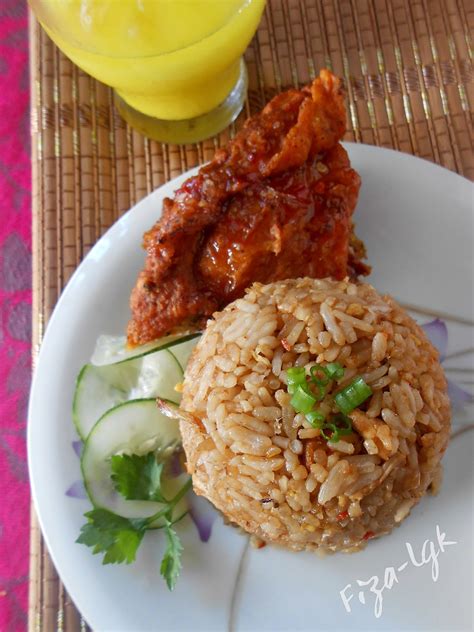 4 siung cabe rawit : NASI GORENG AYAM | Fiza's Cooking