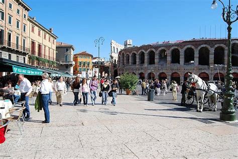 Free cancellation · no booking fees · secure booking Verona - touristische Informationen