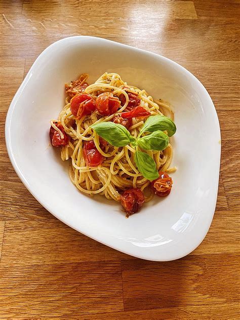 Gebackene Tomaten- Feta-Pasta aus dem Ofen