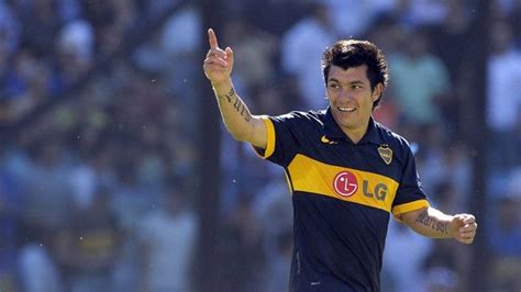 Prezydent boca juniors zdradził również, że klub nie może dojść do porozumienia z samym zawodnikiem w kwestii jego zarobków Histórico de Boca Juniors pidió el retorno de Gary Medel ...