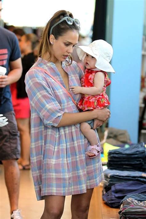 Jessica Alba Husband Cash Warren And Their Daughters Honor Marie And Haven Garner Have Lunch As