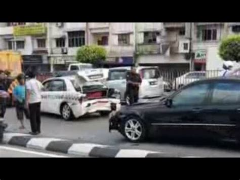 Check spelling or type a new query. Kereta Polis Kena Langgar - YouTube
