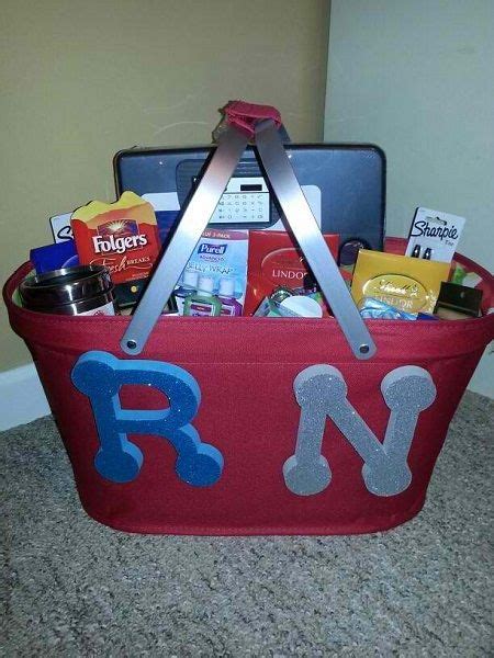 What is a good gift for icu nurses. 16 Awesome Nurse Gift Basket Ideas | Nurse gift baskets ...