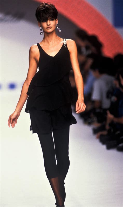 Linda Evangelista Walked For Karl Lagerfeld Runway Show Fashion
