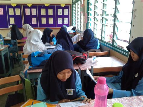 Placement test oral test question banks introductory questions what's your name? SMK BUKIT RANGIN 25150 KUANTAN: PT3 English Oral Test ...