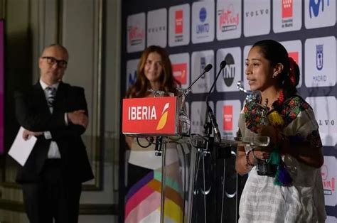María Mercedes Coroy Recibe Premio Premios Platino Como Mejor Actriz Fger