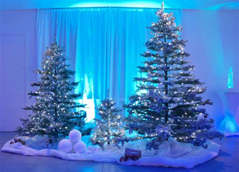 Christmas Tree Set Piece With Fake Snow And Snowballs Ice