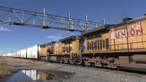 Trains At Cheyenne Wy 10 9 16 Youtube