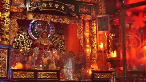 It is one of the more popular areas for worship and tourism among asian residents in the los angeles area. Chua Ba Thien Hau Temple In Los Angeles Chinatown ...