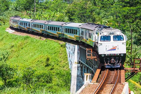 Kereta api merupakan salah satu sarana / alat transportasi yang menarik bagi anak. Evolusi Kereta Api di Indonesia, Angan Sebuah Penjelajahan