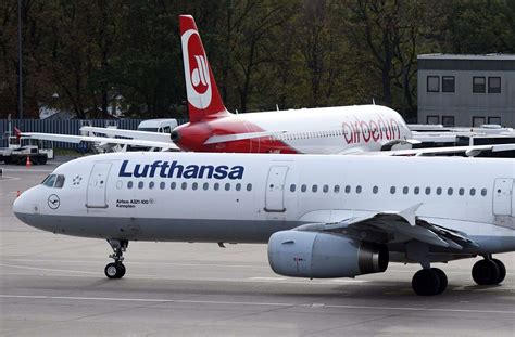 Informieren sie sich rechtzeitig über die angepassten passagierprozesse und grundregeln am flughafen. Fluggesellschaften: Lufthansa macht sich bereit für Air ...