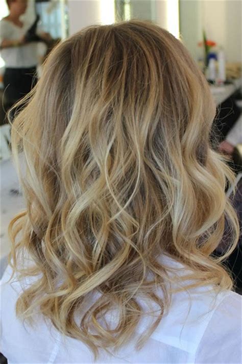 Ombre has held us back from the lackluster, full dyed hairs. 16 Gorgeous Beachy Wavy Hairstyles - Pretty Designs
