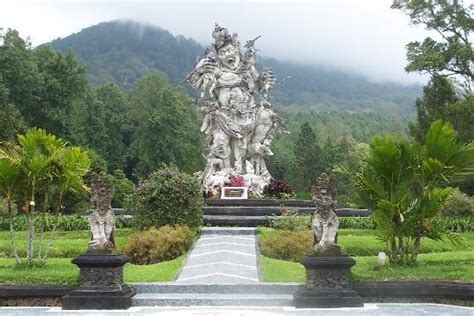 Hotel raya.salah satu penjual tante2x girang.good service! Alam Wisata Bali - Kebun Raya Bedugul Bali ~ Alam Wisata Bali