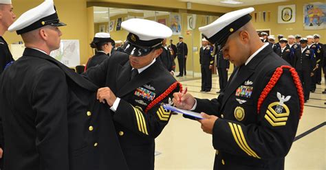 Why Do Navy Officers Wear Gloves Images Gloves And Descriptions