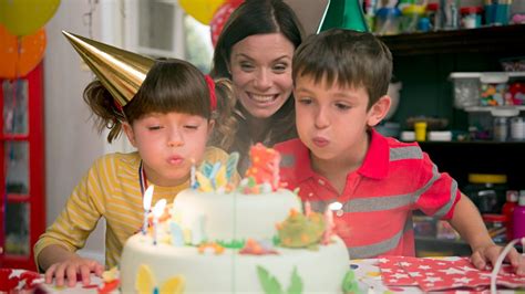 Cbeebies Iplayer Topsy And Tim Series 2 28 Birthday Party