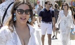 Kelly Brook Shows Off Cleavage As She Strolls Around Ischia With Jeremy