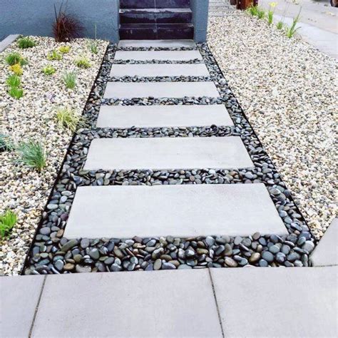 20 Walkway With Stepping Stones And Gravel