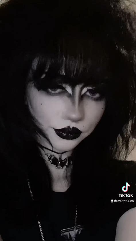 Trad Goth Makeup [video] Goth Makeup Goth Eye Makeup Goth Makeup Tutorial