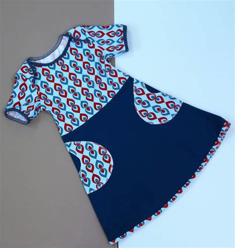 Diese woche habe ich nach gefühlten monaten endlich mal wieder an der nähmaschine gesessen und für euch eine nähanleitung. Kinderkleid nähen: Mit dieser Anleitung in 10 Schritten in ...